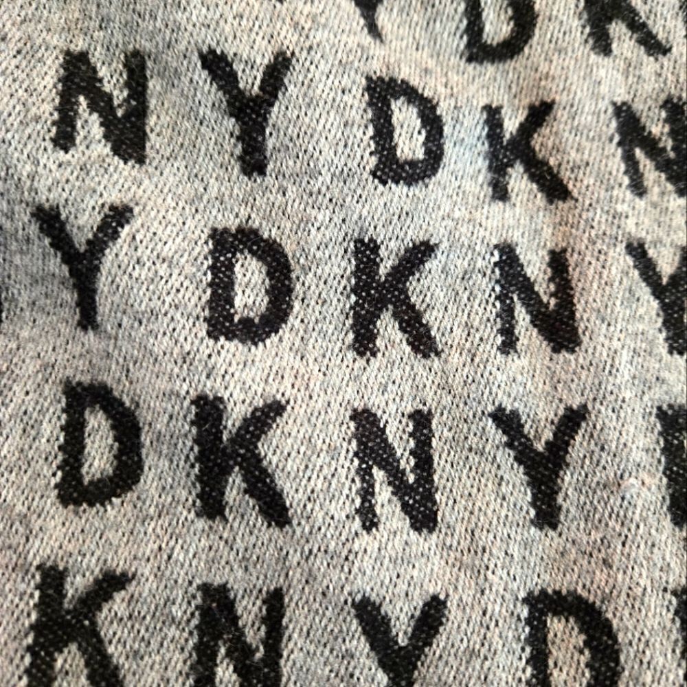EC DKNY SIGNATURE SCARF - Picture 2 of 4